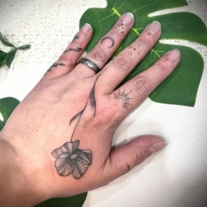 tatouages doigts mains