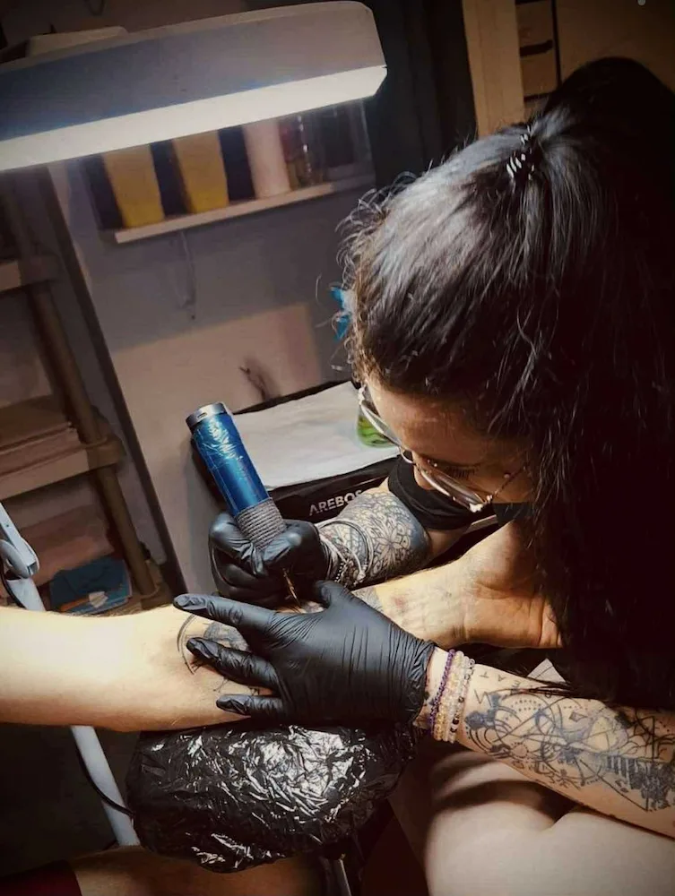 tattoo chez l tatoueuse dans l'ain