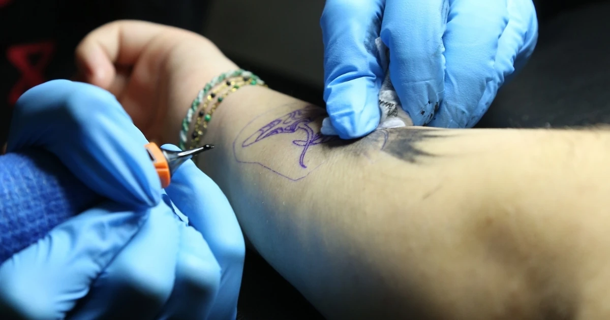gestion de la douleur pendant un tatouage
