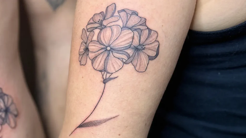 tatouage bras femme style floral - Tattoo chez L